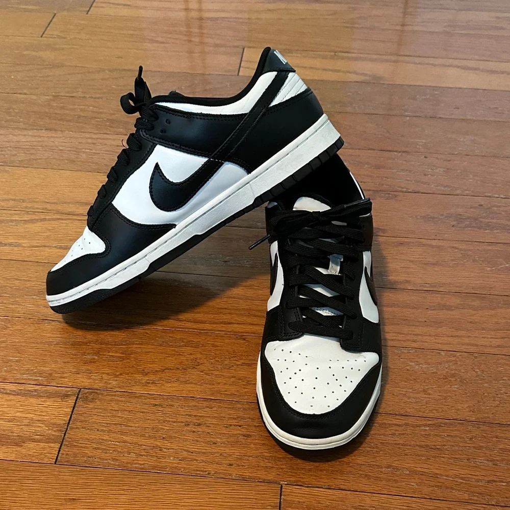 Nike Men's Black and White Low-Top Sneakers - Picture 2 of 6